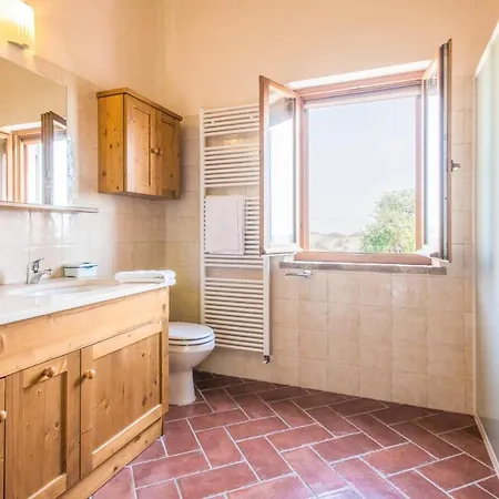 Burello Sleeps 12 Pool Air Con Wifi Villa