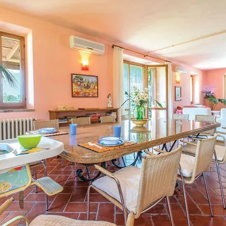 Burello Sleeps 12 Pool Air Con Wifi Villa