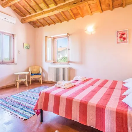 Burello Sleeps 12 Pool Air Con Wifi Villa Ostra Vetere
