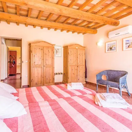 Villa Burello Sleeps 12 Pool Air Con Wifi